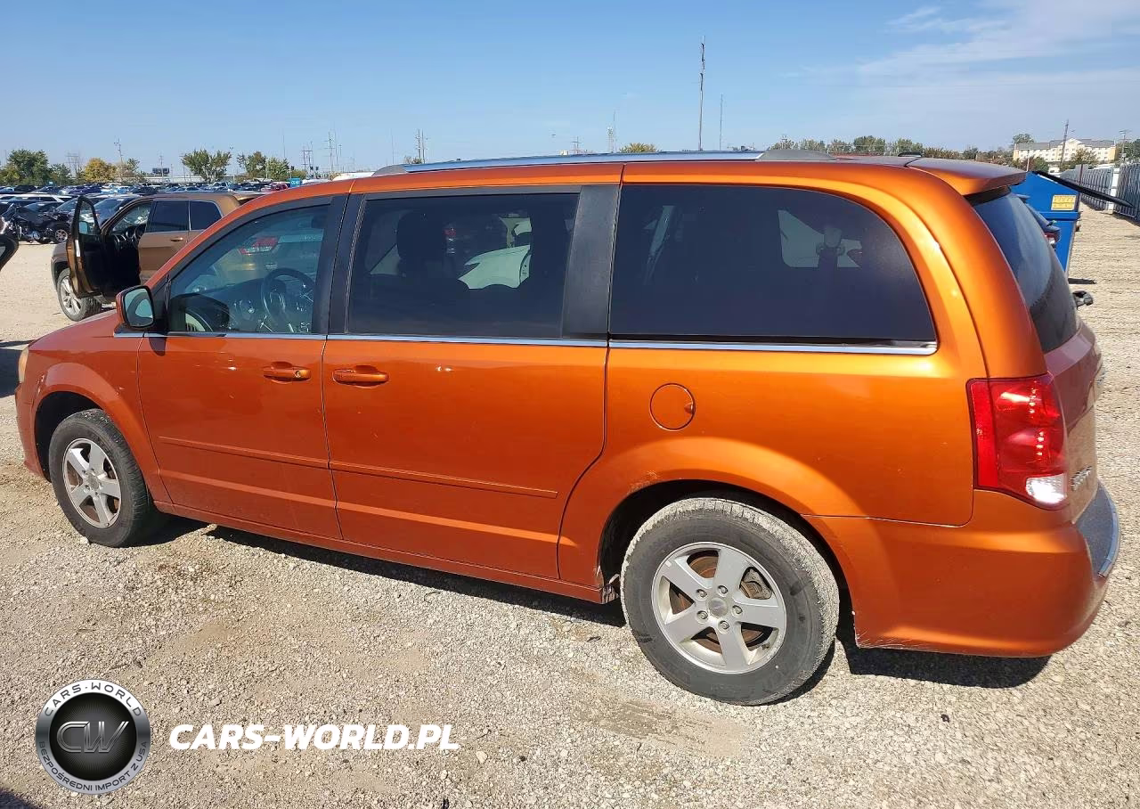 2011 Dodge Grand Caravan Crew VIN:2D4RN5DG2BR751724 - 2