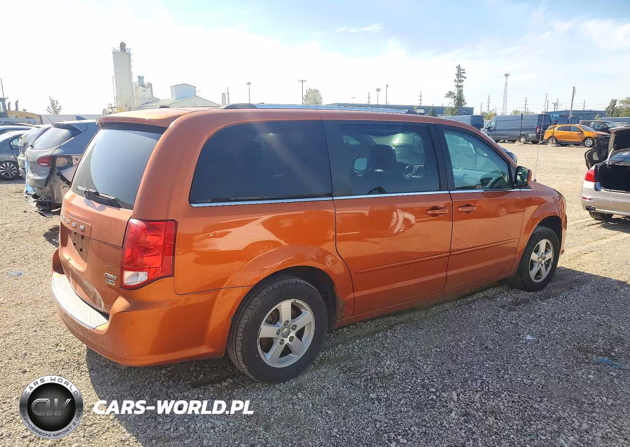 2011 Dodge Grand Caravan Crew VIN:2D4RN5DG2BR751724 - 3