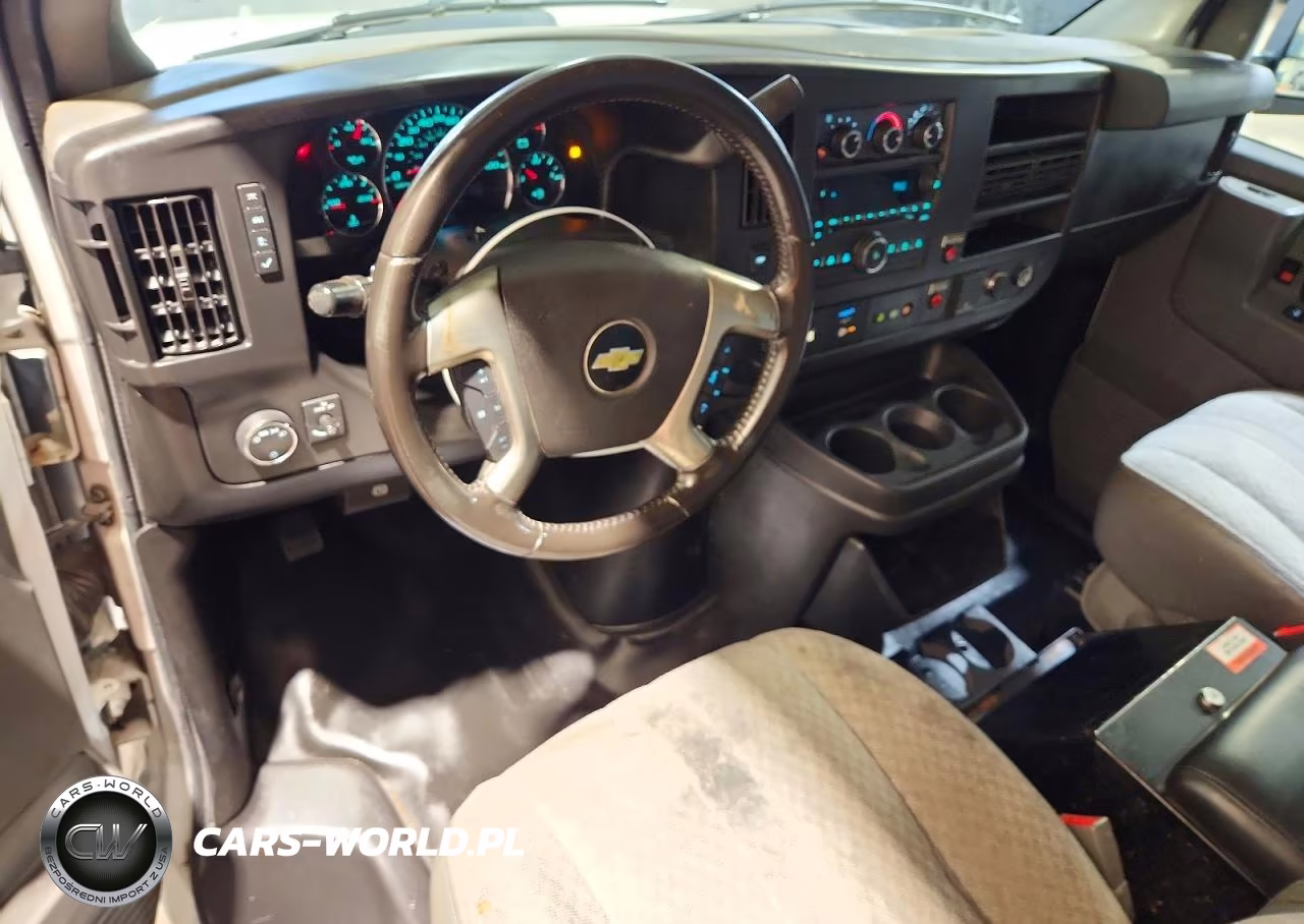 2016 Chevrolet Express G2500 VIN:1GCWGAFF9G1148031 - 8