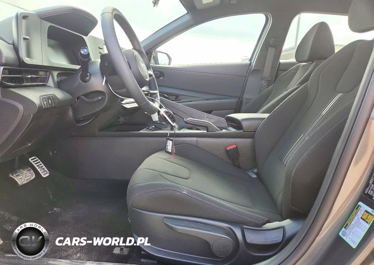 2026 Hyundai Elantra Sel Sport VIN:KMHLM4DG8TU224772 - 7