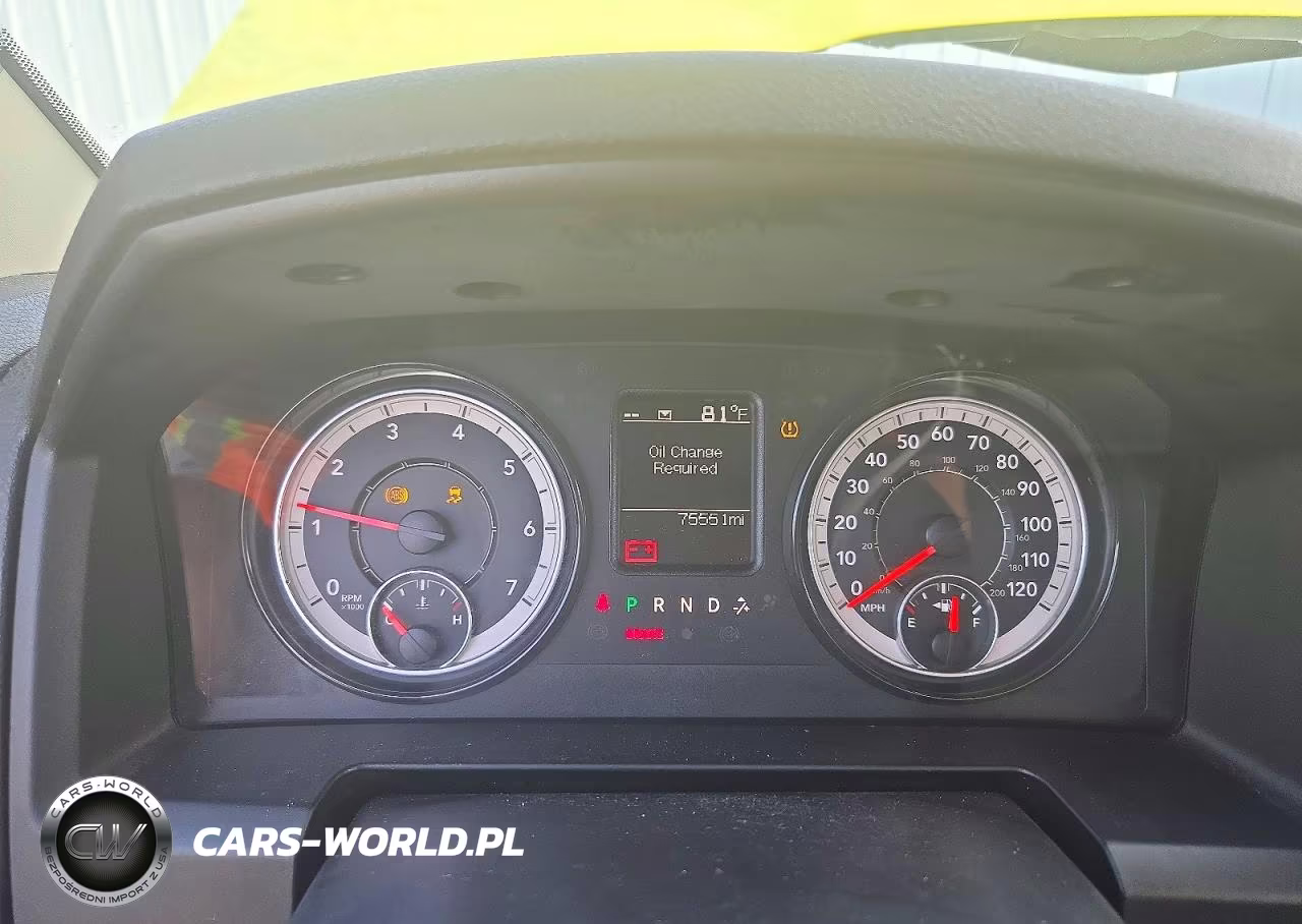 2022 Ram 1500 Classic Tradesman VIN:3C6JR6DG0NG233925 - 9