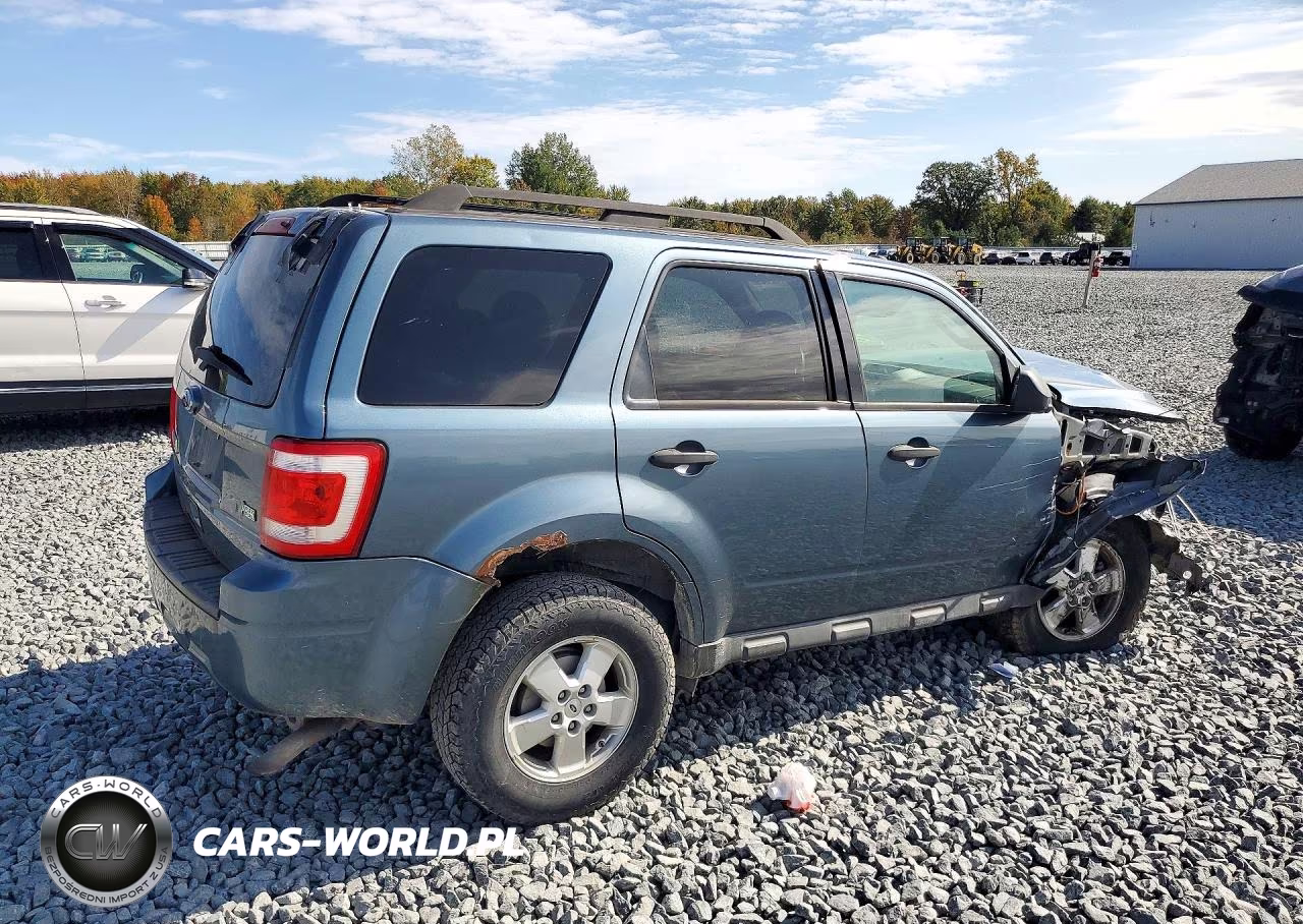 2010 Ford Escape Xlt VIN:1FMCU0DG0AKB42939 - 3