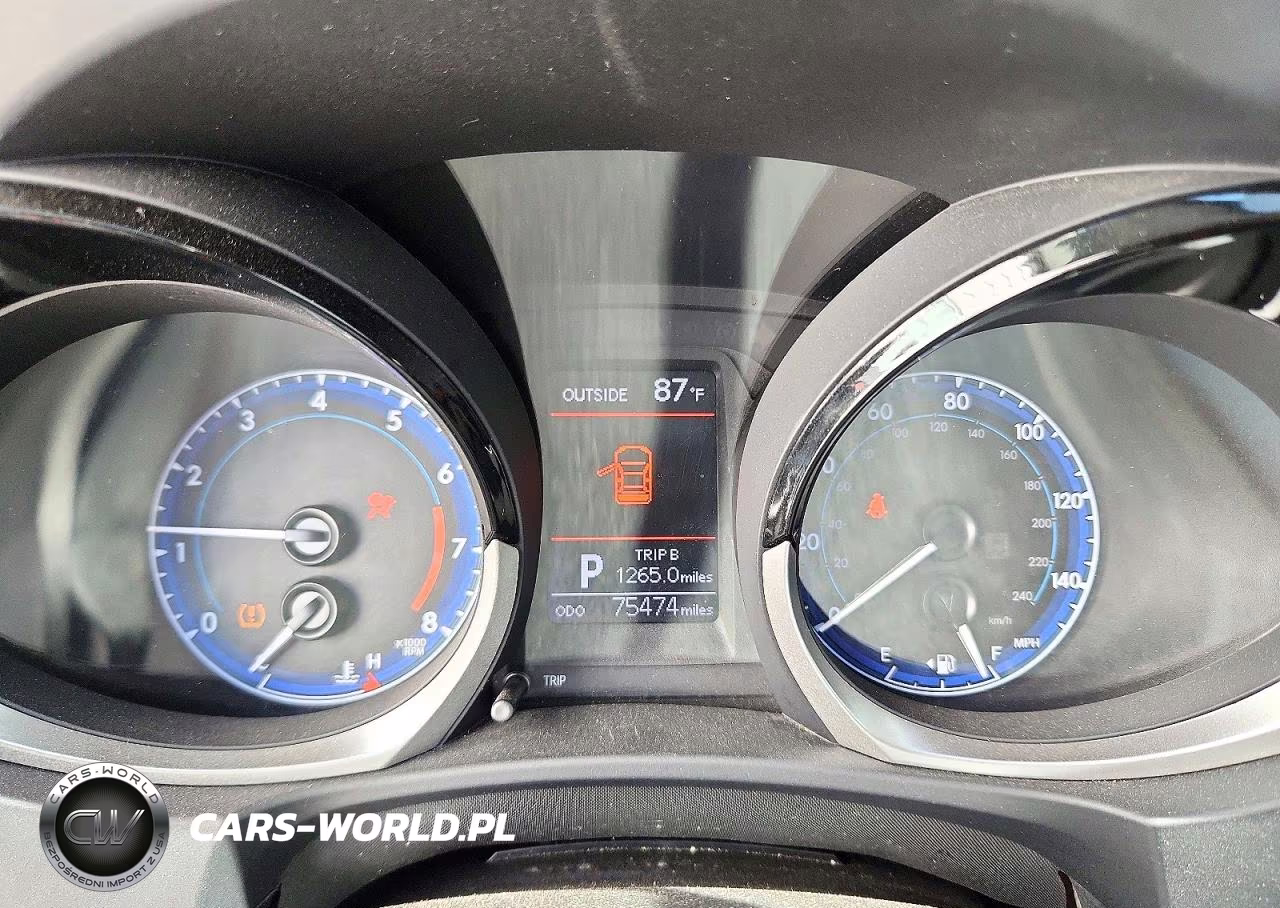 2016 Toyota Corolla S Plus VIN:5YFBURHE5GP401688 - 9