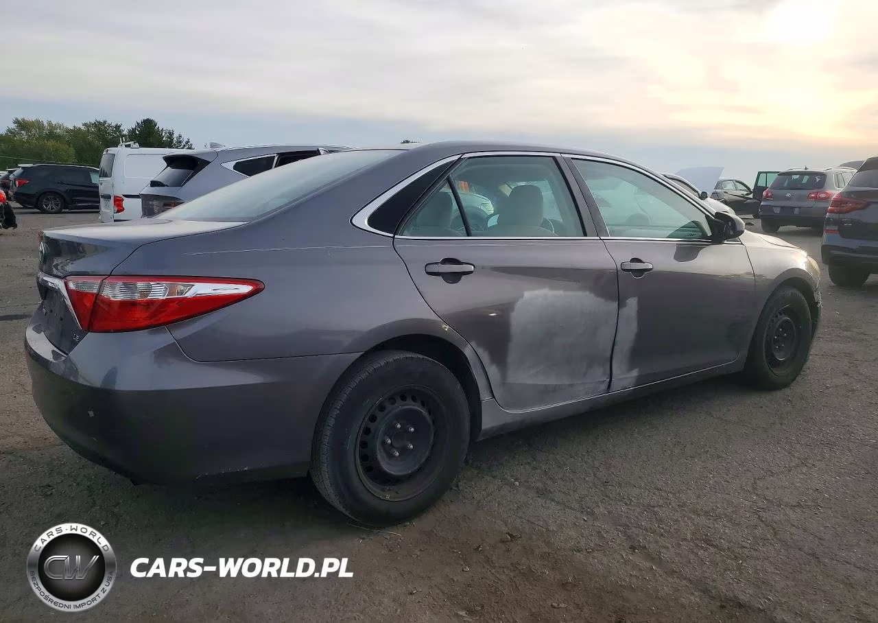 2015 Toyota Camry Le VIN:4T1BF1FK8FU082742 - 3