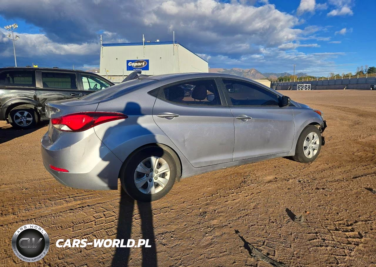 2016 Hyundai Elantra Se VIN:5NPDH4AE1GH711764 - 3