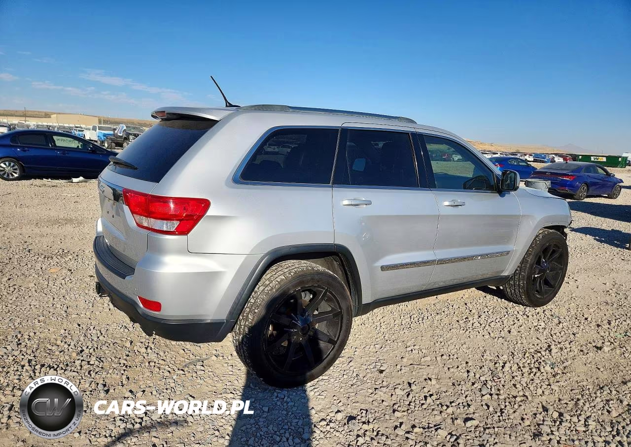 2012 Jeep Grand Cherokee Laredo VIN:1C4RJFAG1CC244648 - 3