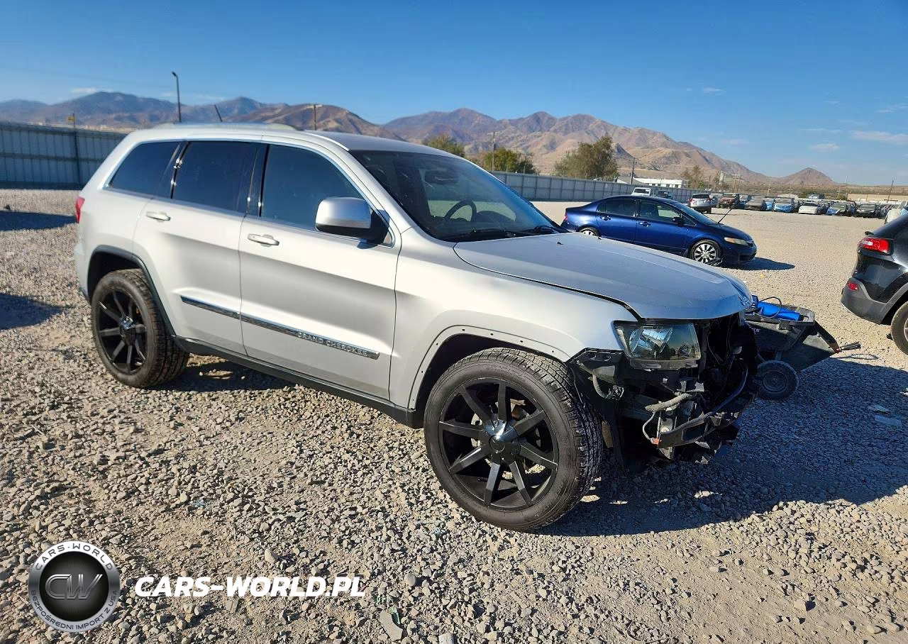 2012 Jeep Grand Cherokee Laredo VIN:1C4RJFAG1CC244648 - 4