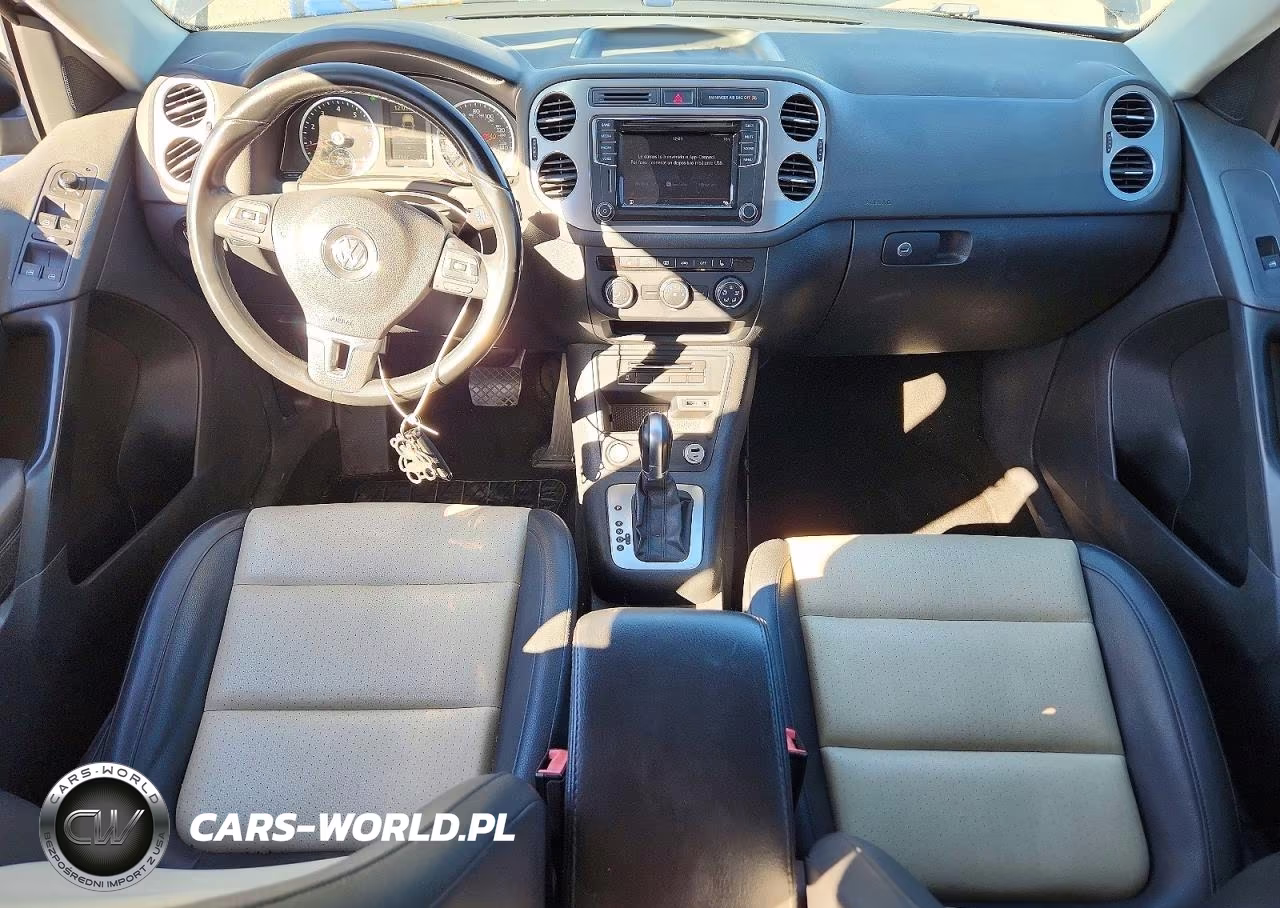 2017 Volkswagen Tiguan S VIN:WVGAV7AX0HK020397 - 8