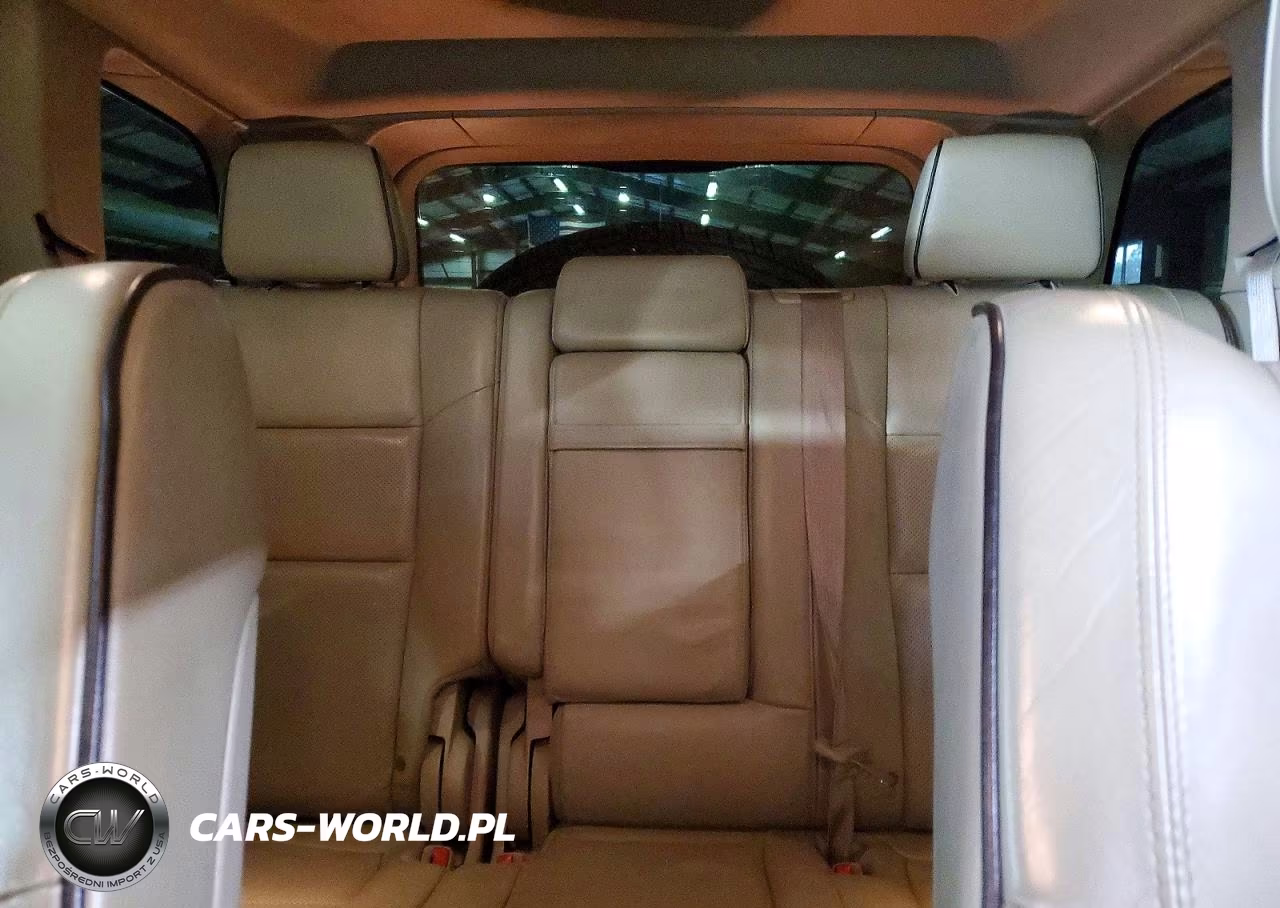 2018 Jeep Grand Cherokee Overland VIN:1C4RJFCT5JC104626 - 10