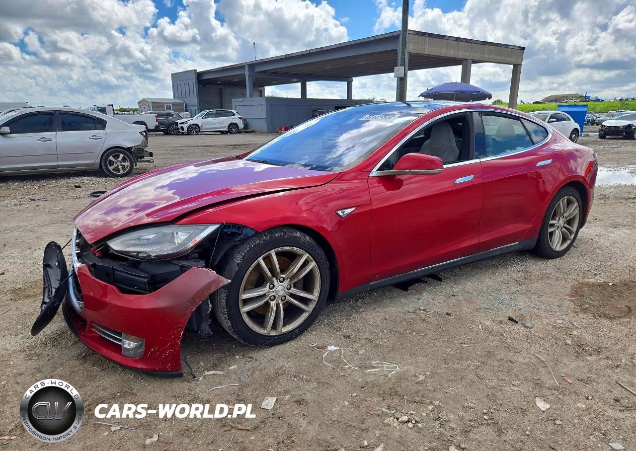 2015 Tesla Model S 90D – zdjęcie 1 z 12