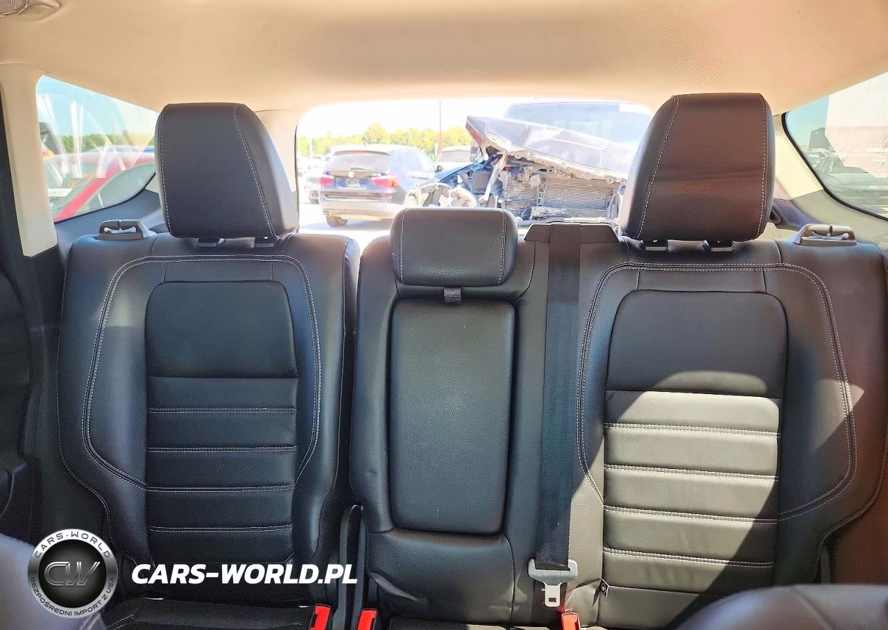 2018 Ford Escape Titanium VIN:1FMCU0J96JUA03862 - 10