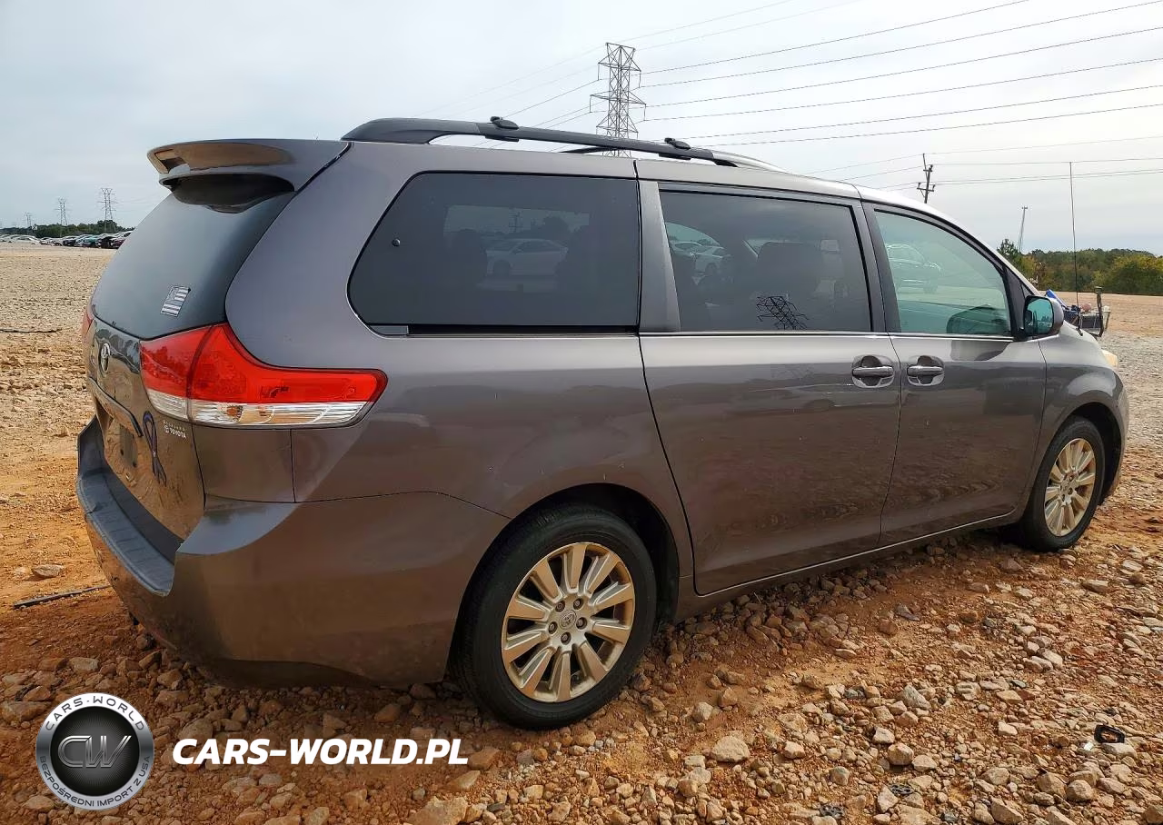 2012 Toyota Sienna Le VIN:5TDJK3DC5CS045425 - 3