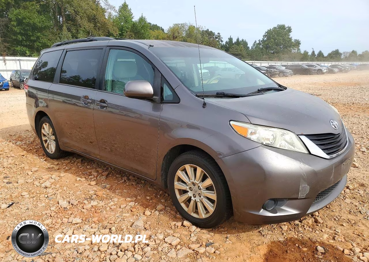2012 Toyota Sienna Le VIN:5TDJK3DC5CS045425 - 4
