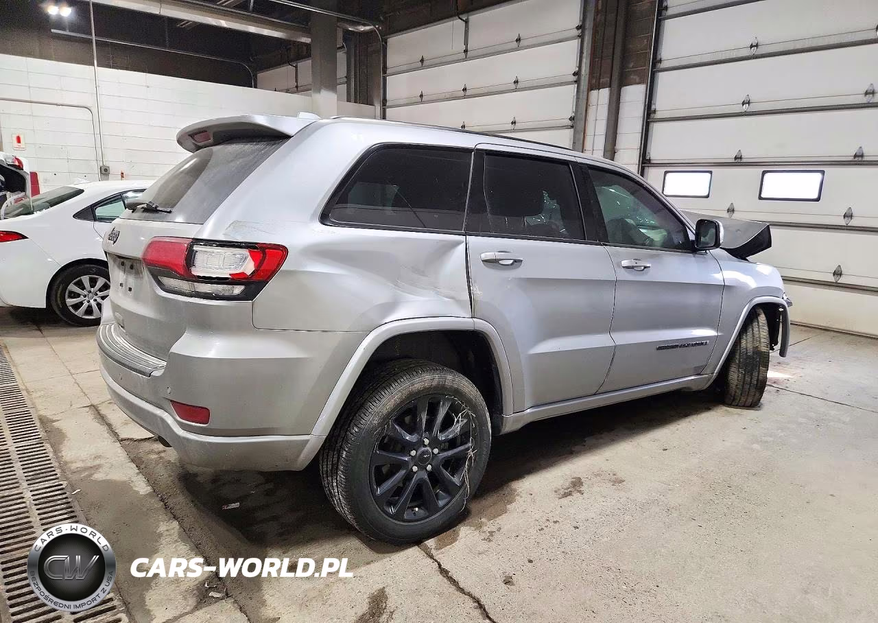 2019 Jeep Grand Cherokee Laredo VIN:1C4RJFAG4KC778130 - 3
