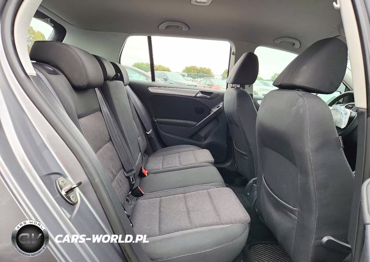 2010 Volkswagen Golf VIN:WVWDB7AJ4AW199192 - 10