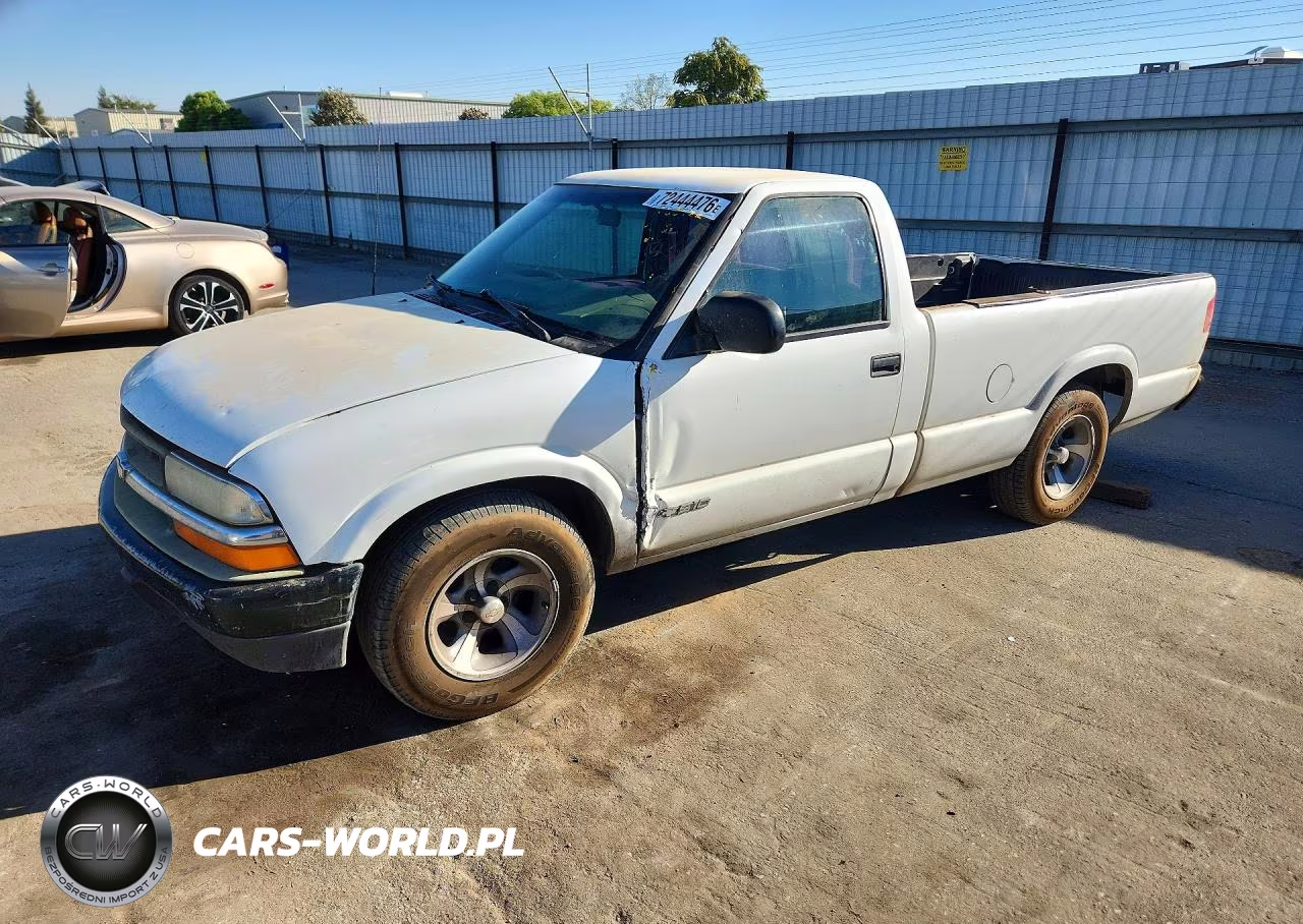 2000 Chevrolet S Truck S10 VIN:1GCCS144XY8182118 - 1