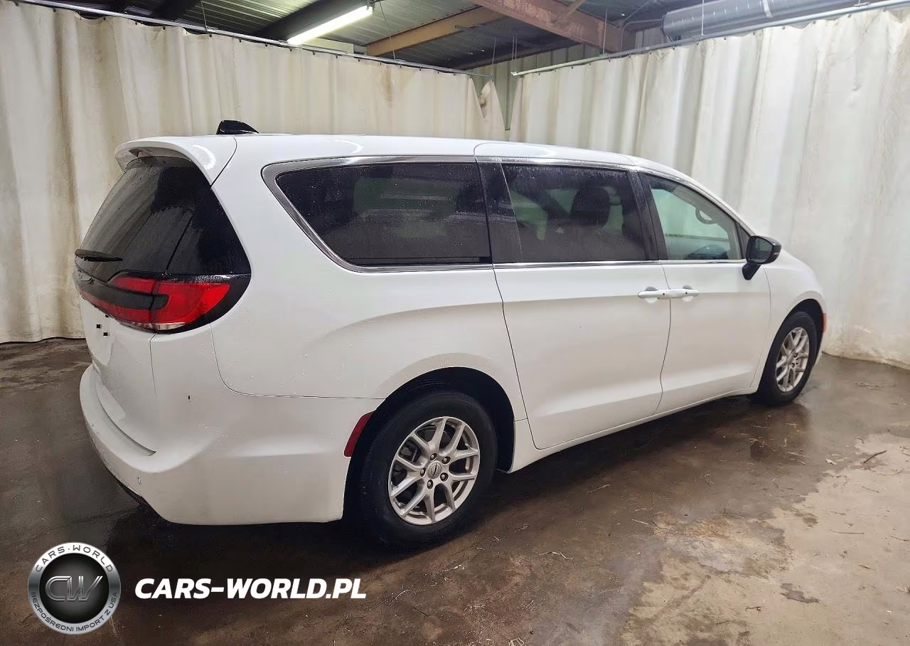 2025 Chrysler Pacifica Select VIN:2C4RC1BG1SR541288 - 3