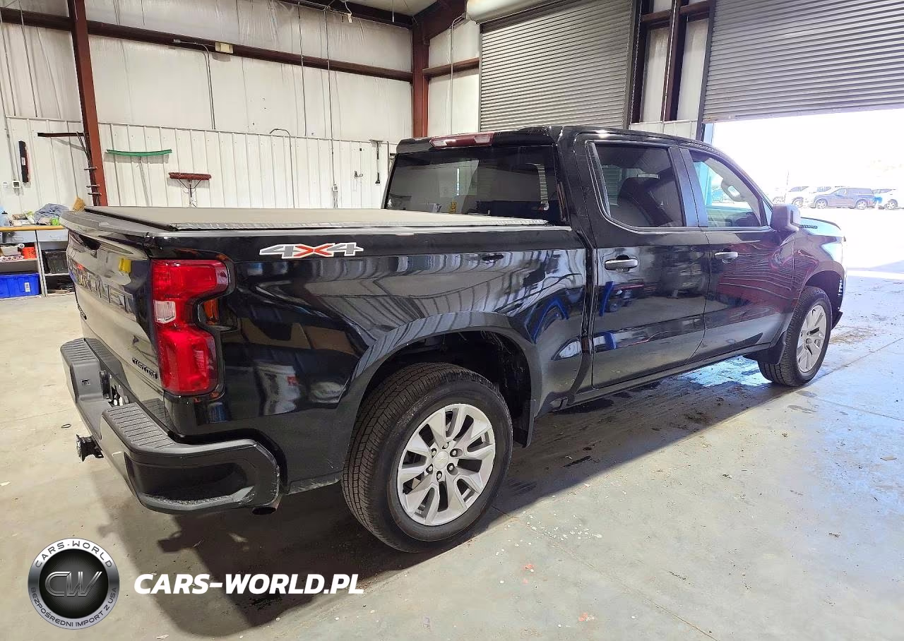 2023 Chevrolet Silverado K1500 Custom VIN:1GCPDBEK7PZ149892 - 3