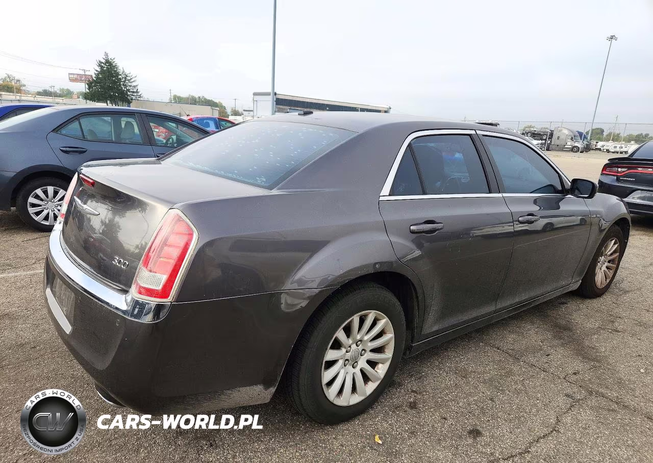 2014 Chrysler 300 VIN:2C3CCAAG6EH253983 - 3