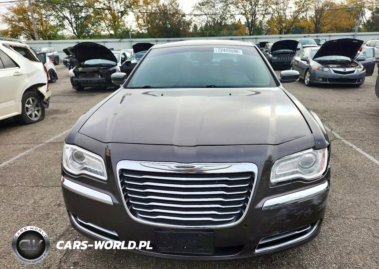2014 Chrysler 300 VIN:2C3CCAAG6EH253983 - 5