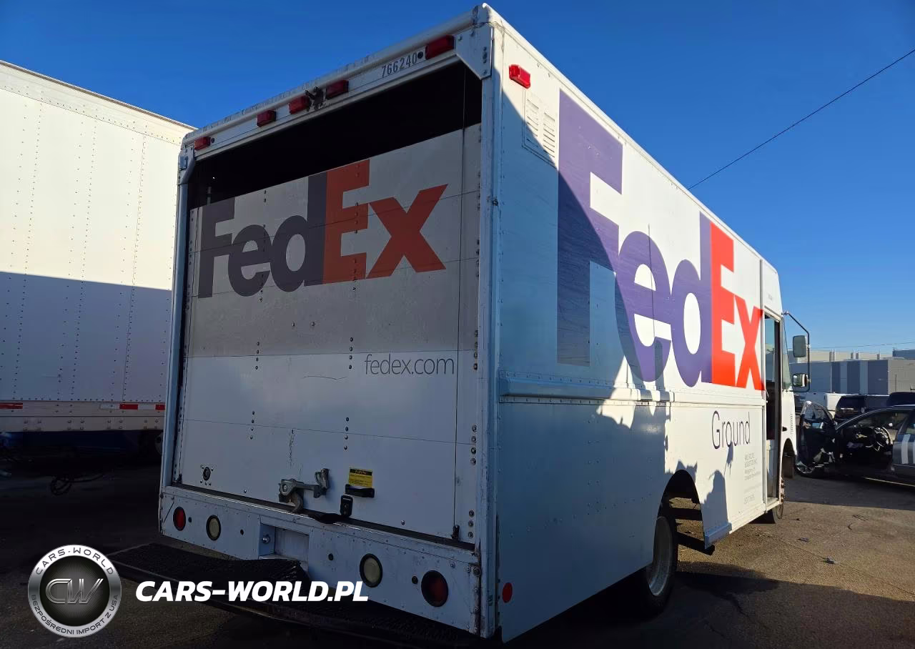 2005 Freightliner Mt45 Chassis Delivery Truck VIN:4UZAANBW75CU89112 - 3