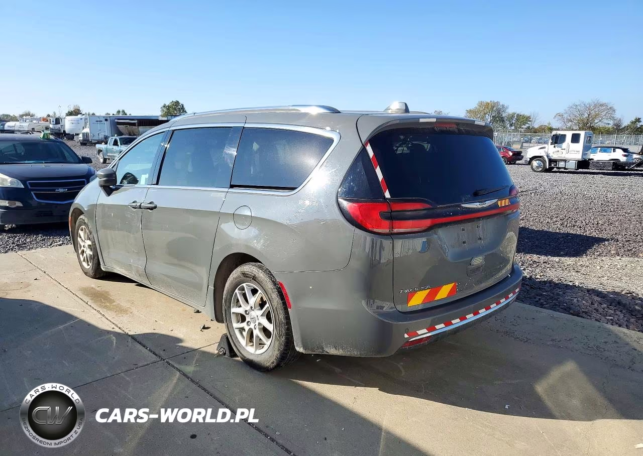 2021 Chrysler Pacifica Touring L VIN:2C4RC1BG5MR591856 - 2
