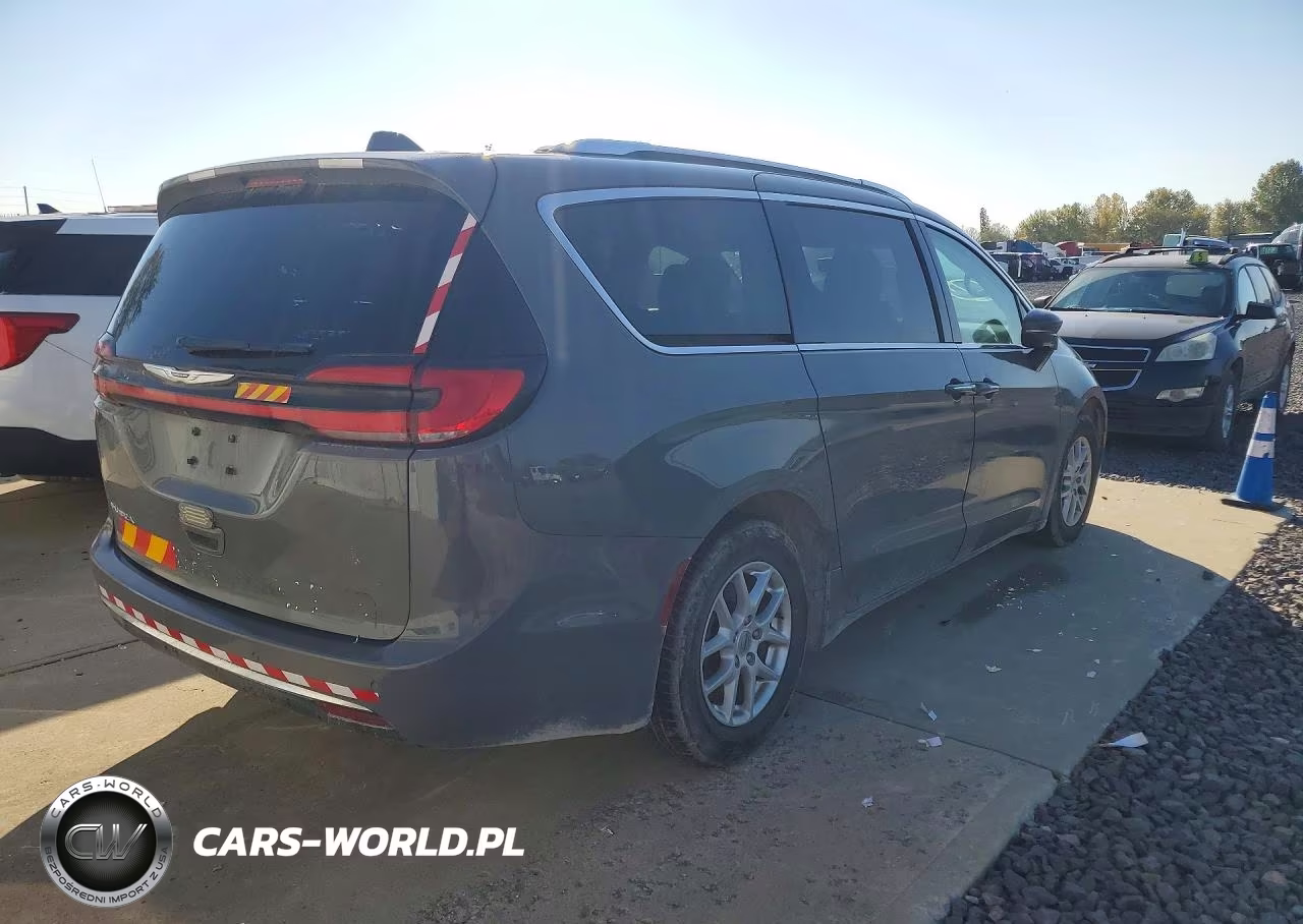 2021 Chrysler Pacifica Touring L VIN:2C4RC1BG5MR591856 - 3