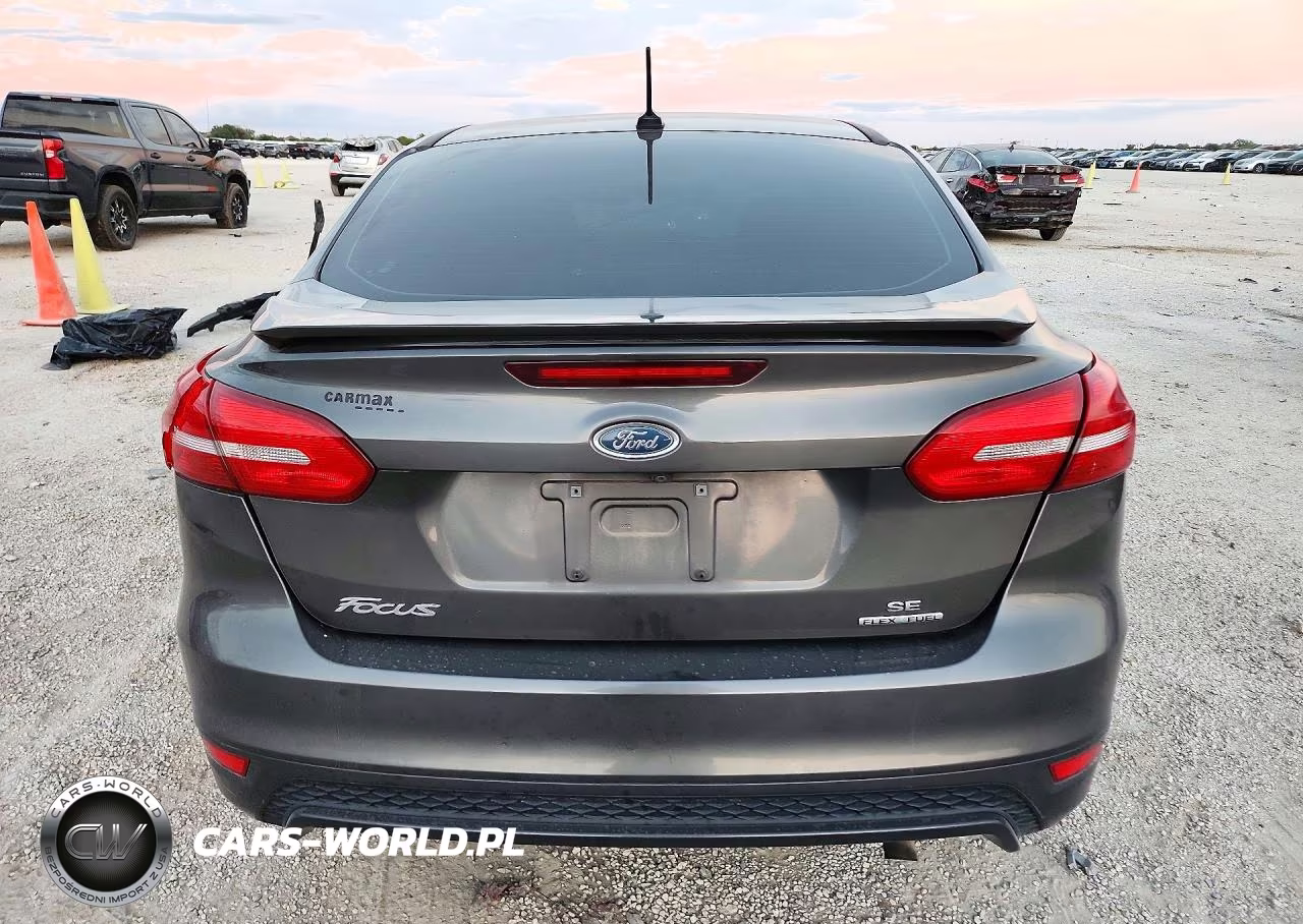 2015 Ford Focus Se VIN:1FADP3F22FL277768 - 6