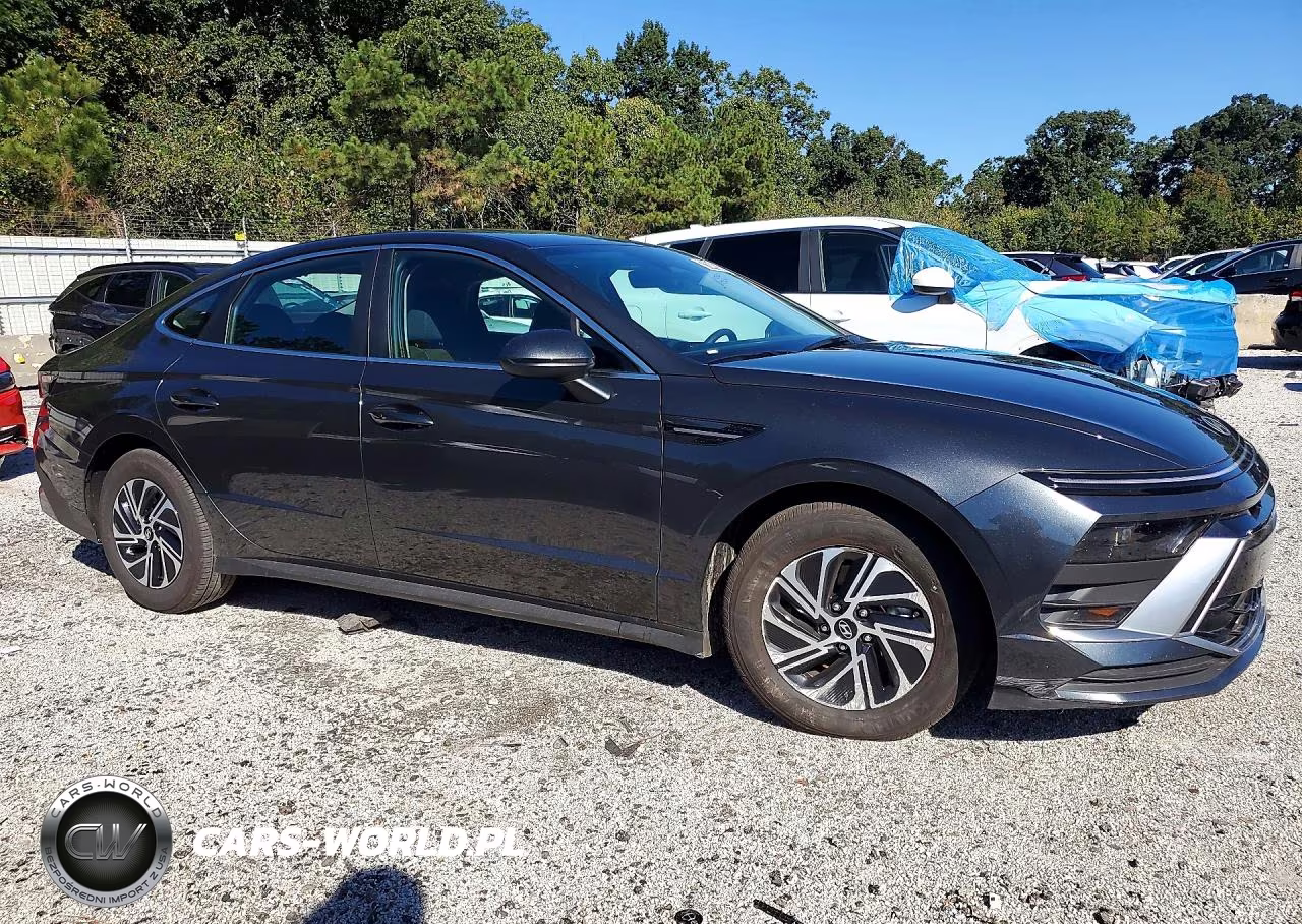 2026 Hyundai Sonata Hybrid Blue VIN:KMHL24JJ8TA187939 - 4