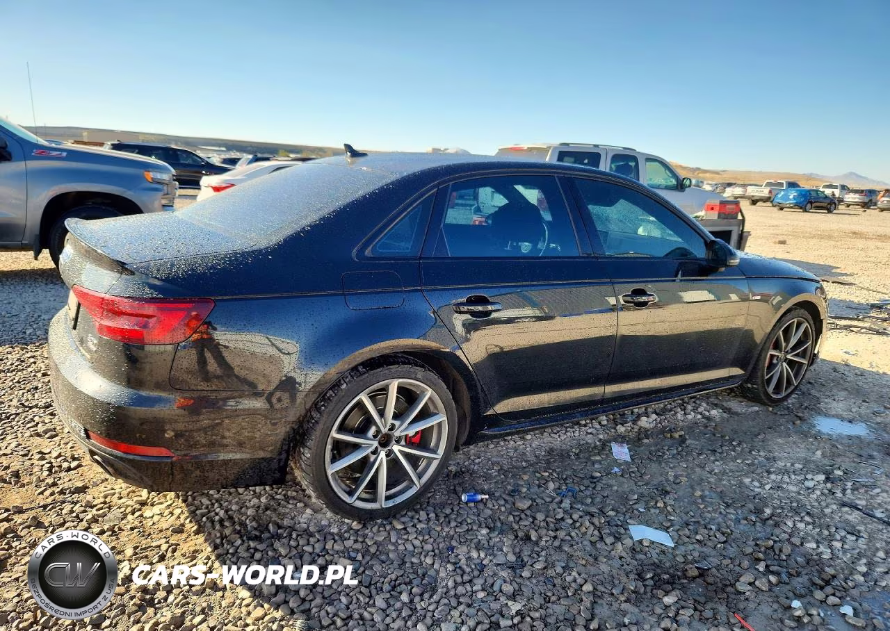 2018 Audi A4 Premium Plus VIN:WAUENAF41JA075385 - 3