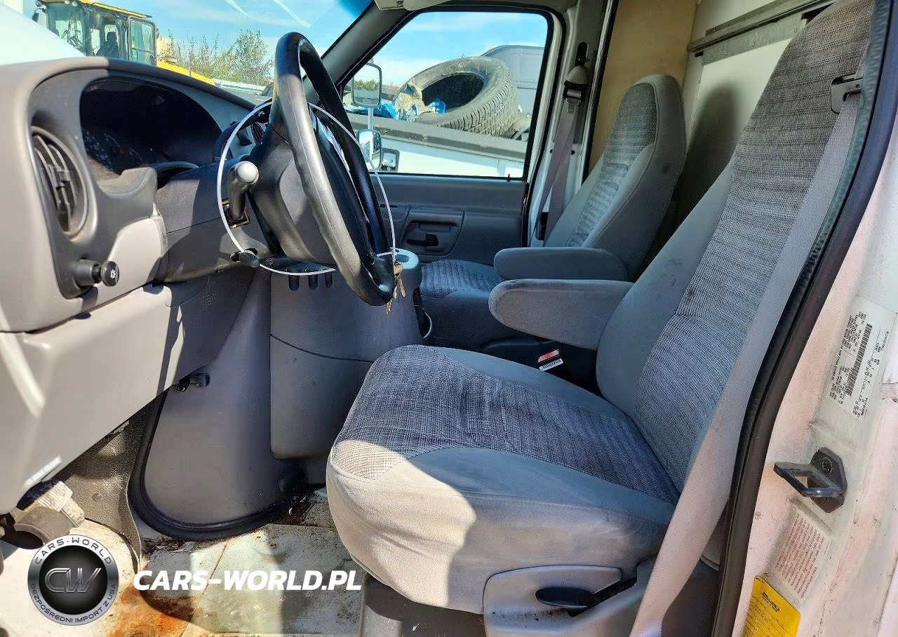 2000 Ford Econoline E350 Super Duty Cutaway Van VIN:1FDSE35L1YHB88163 - 7
