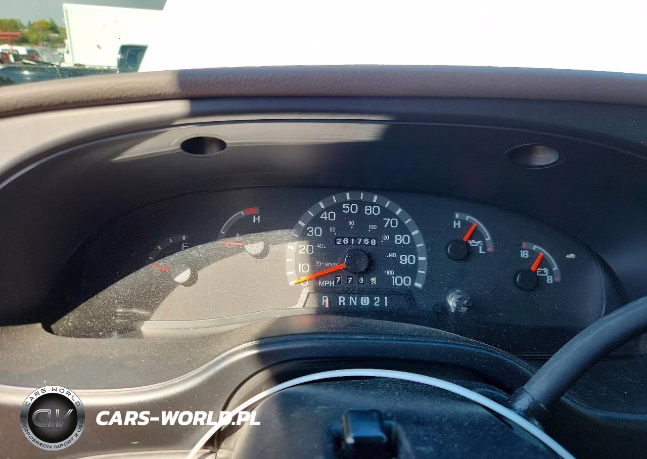 2000 Ford Econoline E350 Super Duty Cutaway Van VIN:1FDSE35L1YHB88163 - 9