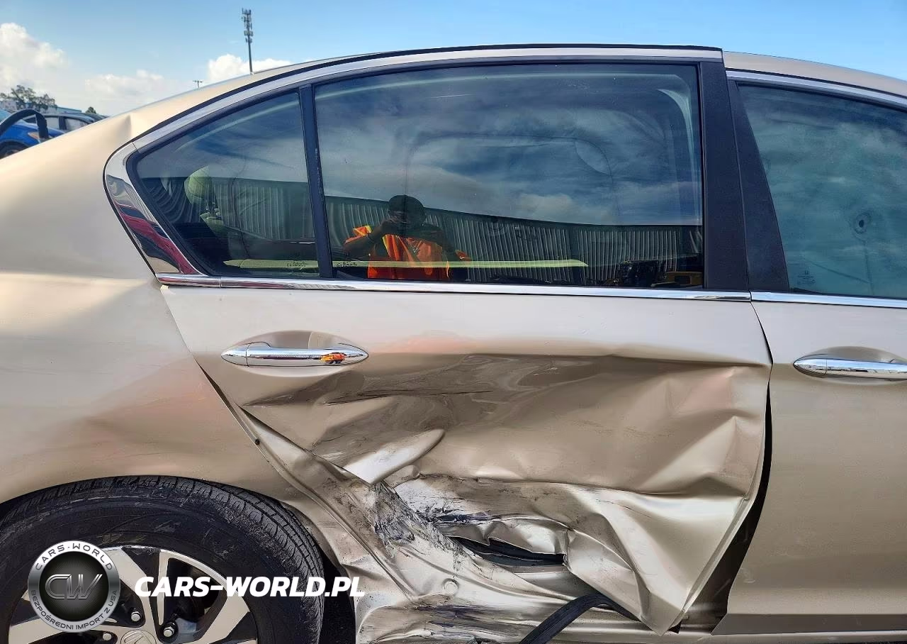 2017 Honda Accord Lx VIN:1HGCR2F30HA042384 - 10