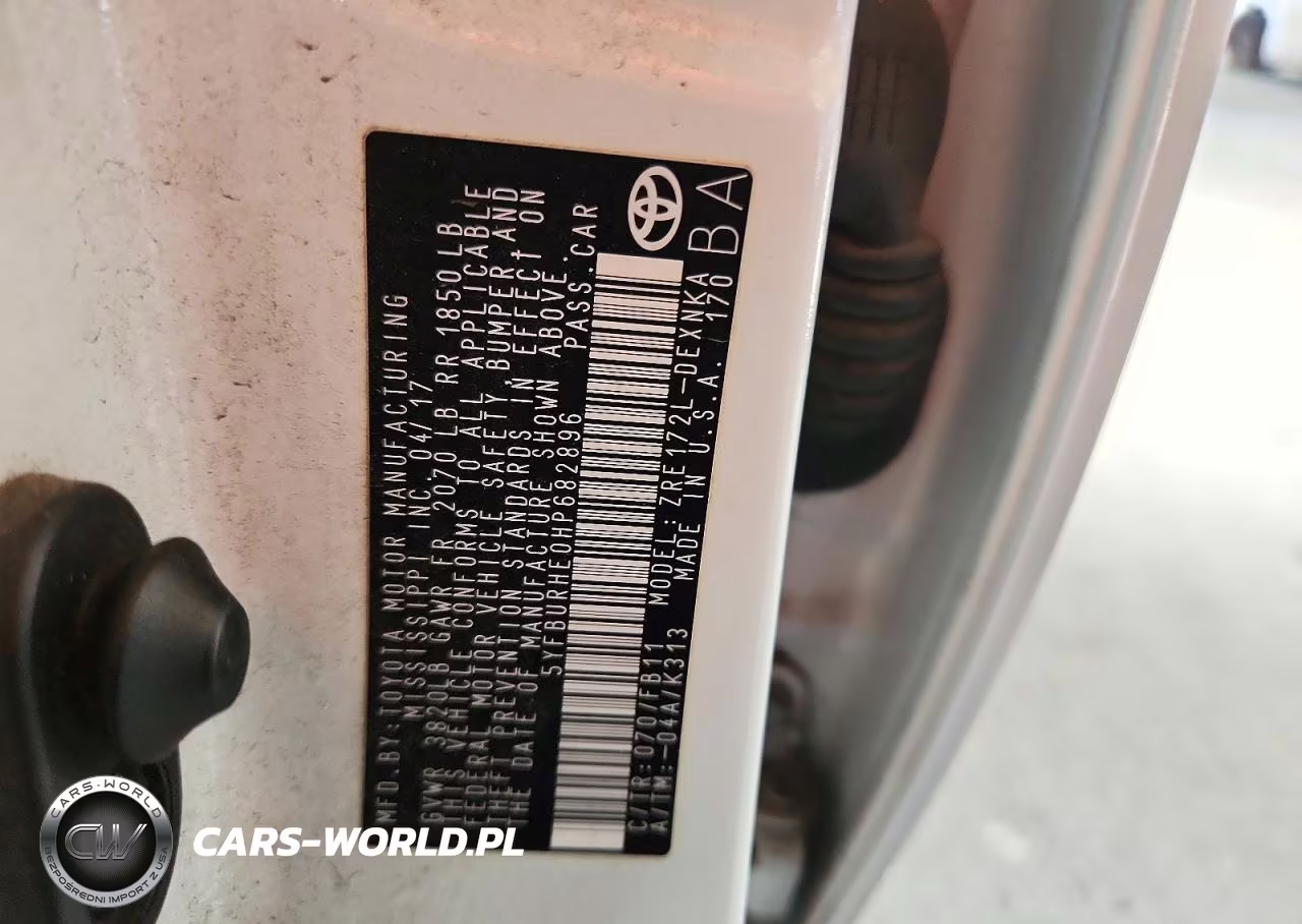 2017 Toyota Corolla Le VIN:5YFBURHE0HP682896 - 12