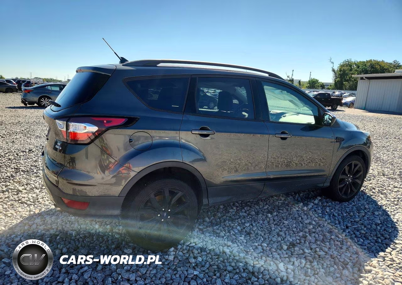2018 Ford Escape Se VIN:1FMCU9GD1JUC16573 - 3
