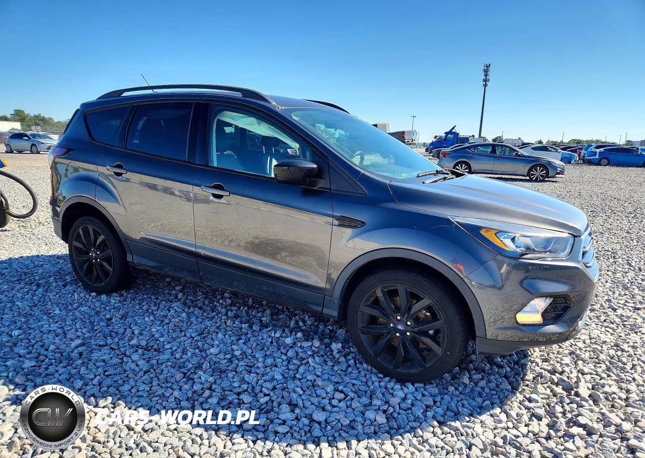 2018 Ford Escape Se VIN:1FMCU9GD1JUC16573 - 4