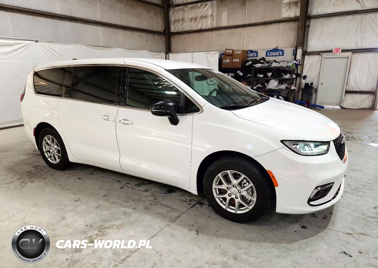 2026 Chrysler Pacifica Select VIN:2C4RC1BGXTR239936 - 4