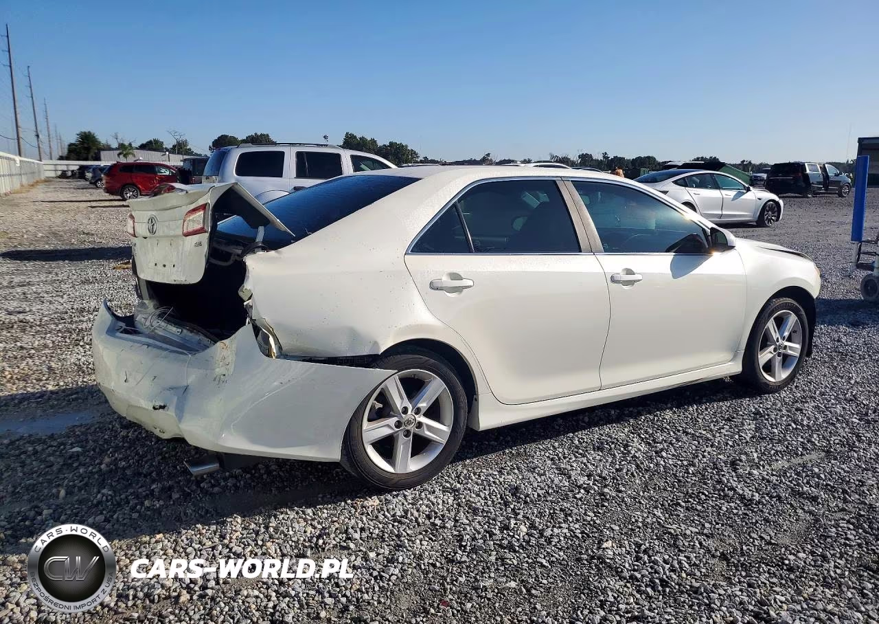 2014 Toyota Camry Se VIN:4T1BF1FKXEU452779 - 3