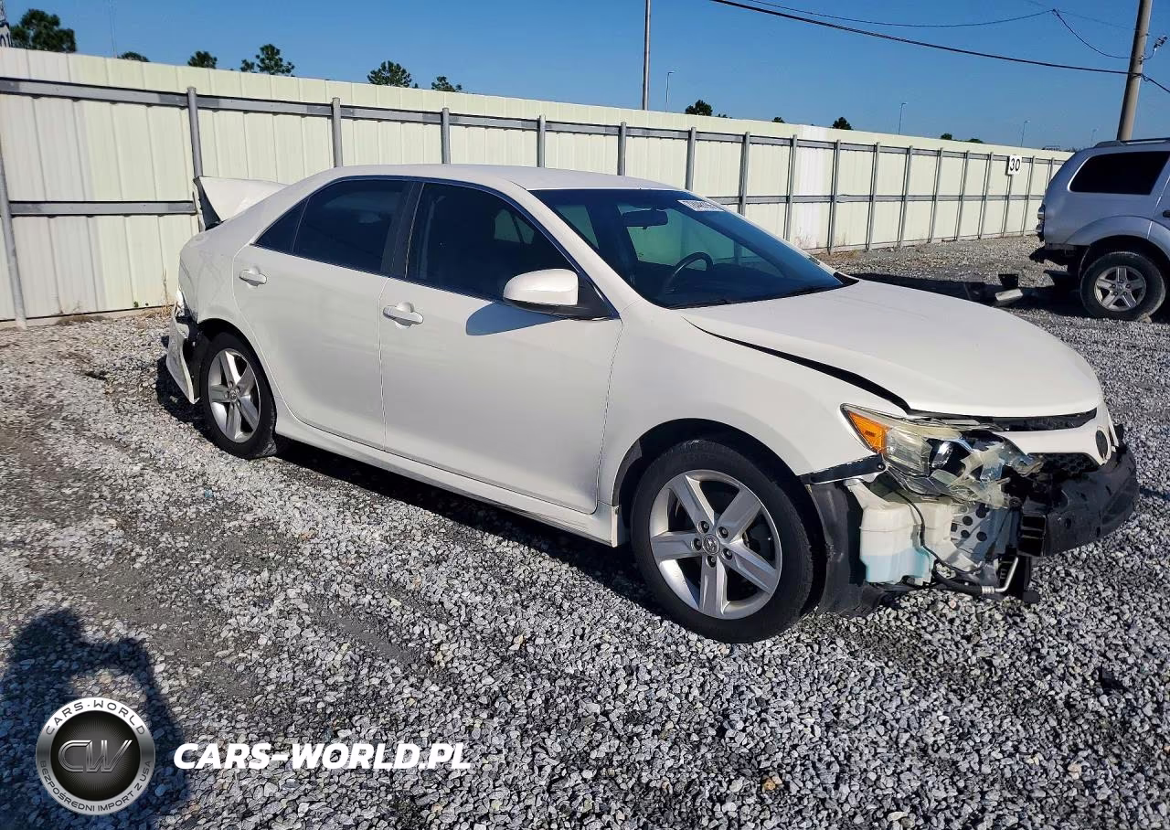2014 Toyota Camry Se VIN:4T1BF1FKXEU452779 - 4