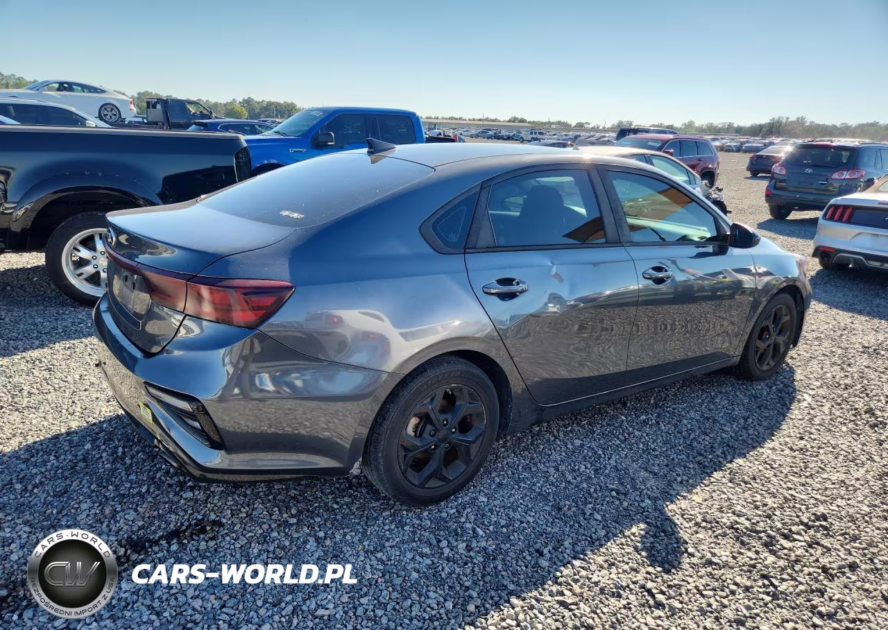 2020 Kia Forte Lxs VIN:3KPF24AD7LE170235 - 3