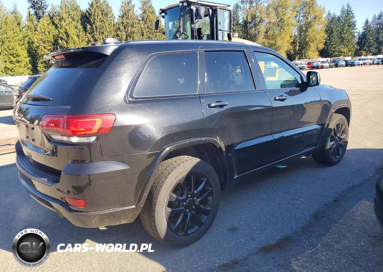 2020 Jeep Grand Cherokee Laredo VIN:1C4RJFAG8LC341099 - 3