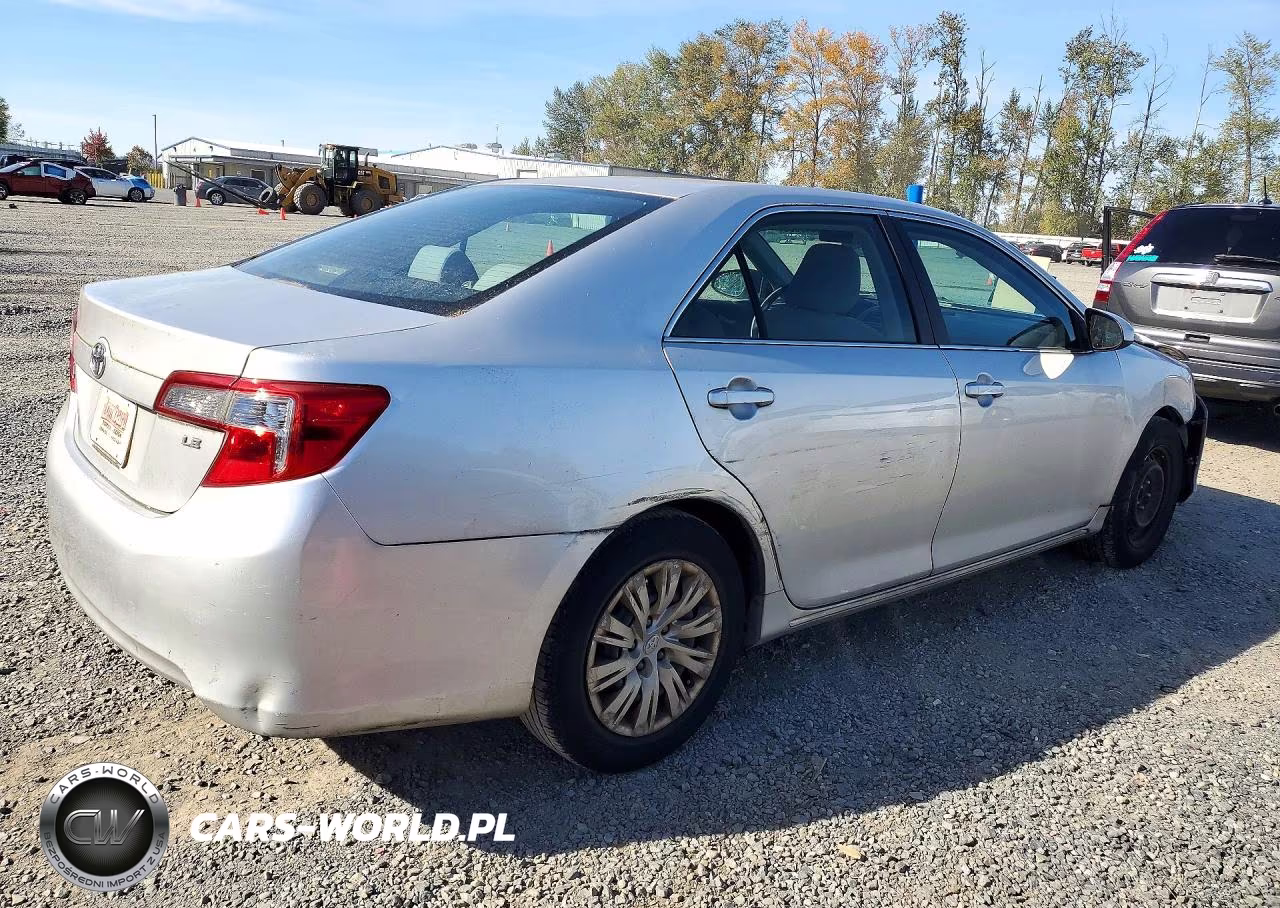 2014 Toyota Camry Le VIN:4T4BF1FKXER342899 - 3