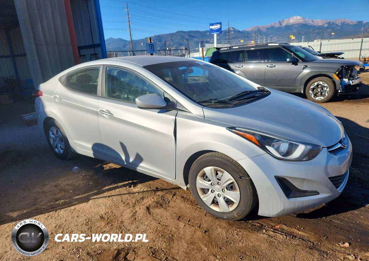 2016 Hyundai Elantra Se VIN:5NPDH4AE3GH674734 - 4