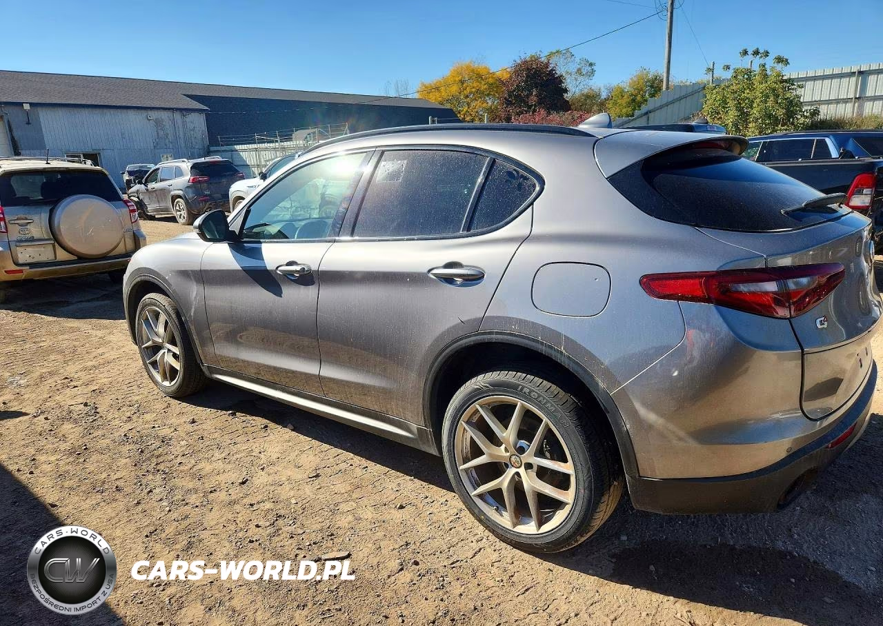 2018 Alfa Romeo Stelvio Ti Sport VIN:ZASFAKNN8J7B79752 - 2