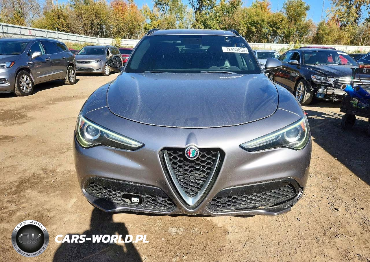 2018 Alfa Romeo Stelvio Ti Sport VIN:ZASFAKNN8J7B79752 - 5