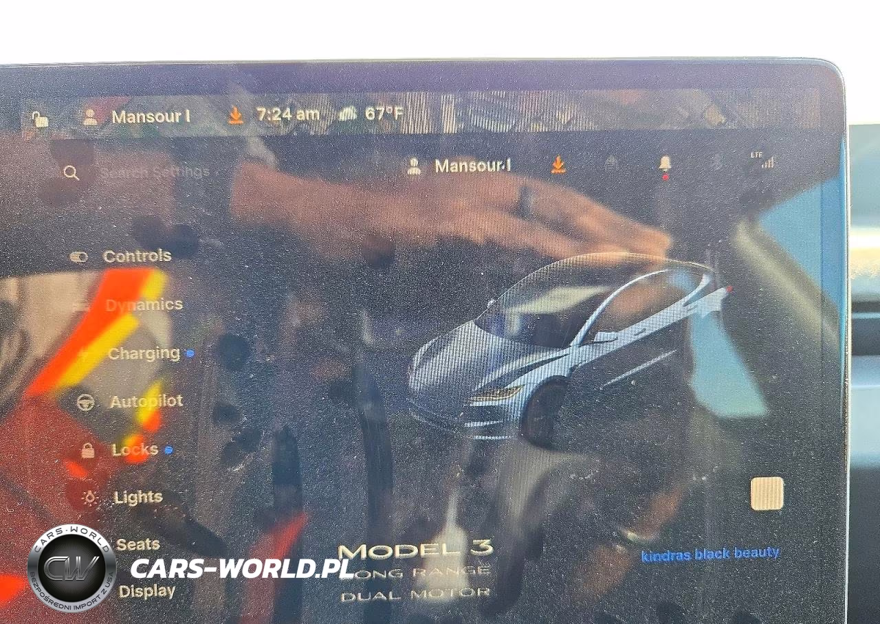 2025 Tesla Model 3 VIN:5YJ3E1EB5SF941186 - 9