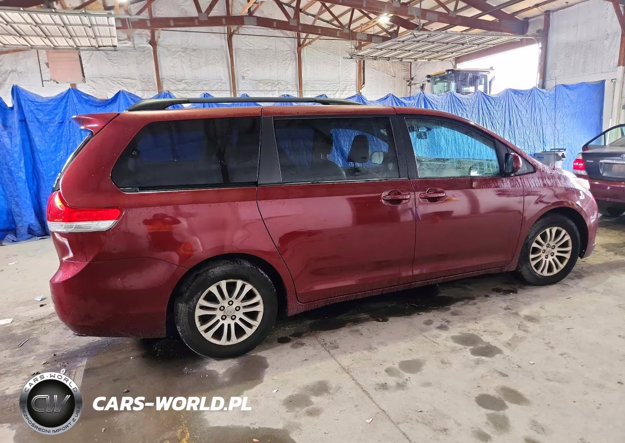 2012 Toyota Sienna Xle 8-Passenger VIN:5TDYK3DC8CS213301 - 3