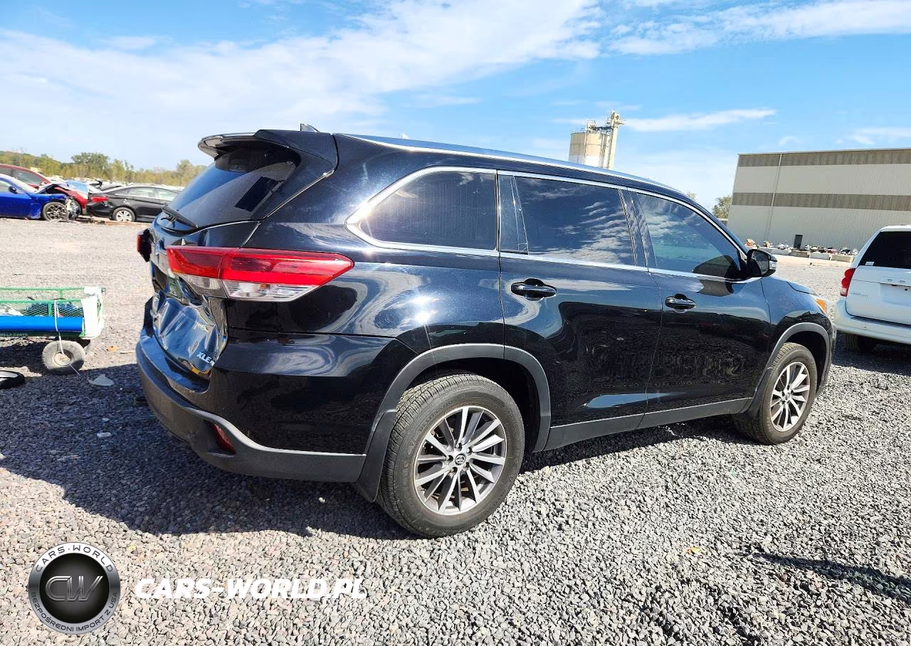 2019 Toyota Highlander Xle VIN:5TDJZRFH1KS583559 - 3