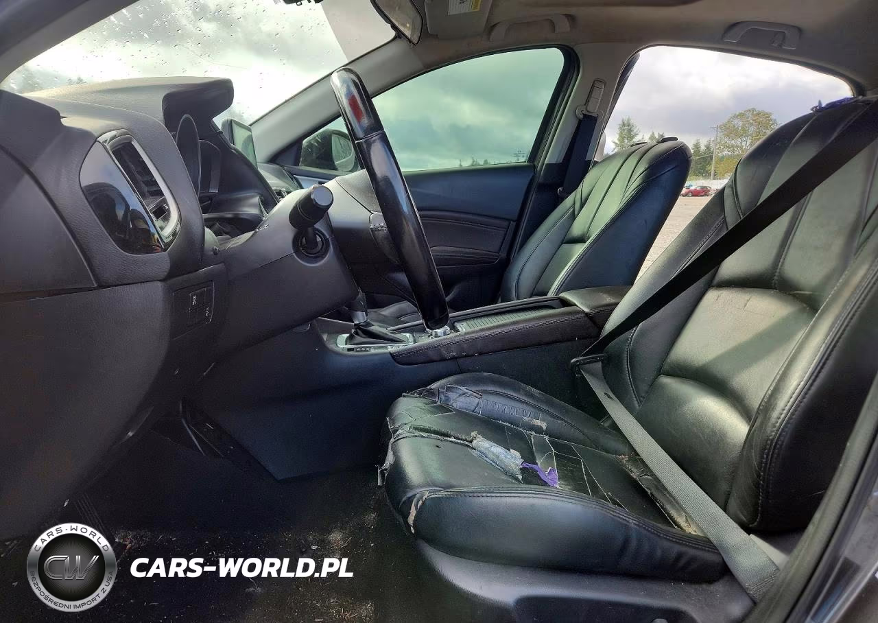 2018 Mazda 3 Touring VIN:3MZBN1L30JM188262 - 7