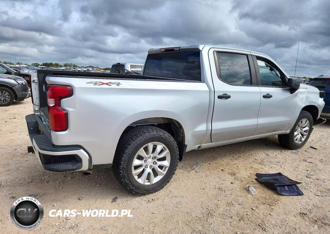 2022 Chevrolet Silverado K1500 Custom VIN:1GCPDBEK0NZ521523 - 3